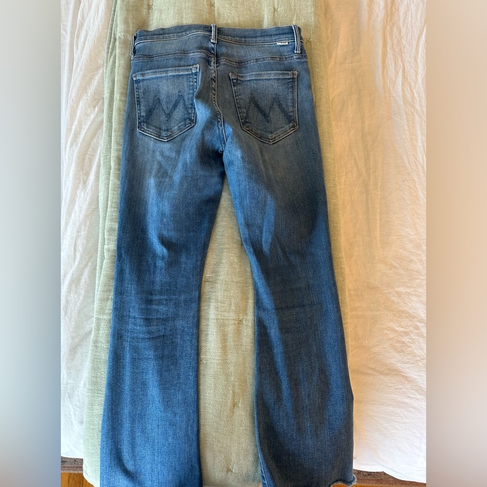 Mother the weekender fray in a groovy kind of love flare jeans size 26.